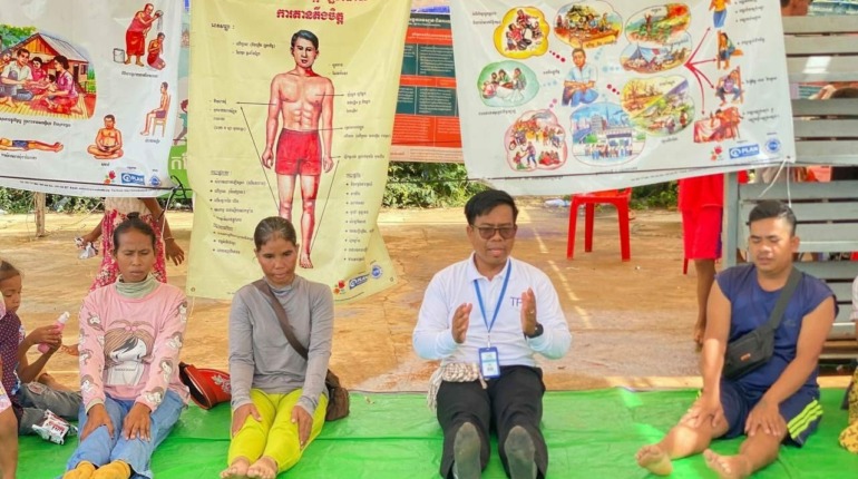 ឪពុកម្តាយ និងអាណាព្យាបាលដែលកំពុងរស់នៅក្នុងជំរុំភៀសសឹក វត្តពោធ៌ ៥០០០ បានចូលរួមសកម្មភាពអប់រំផ្សព្វផ្សាយអំពីសុខភាពផ្លូវចិត្ត បច្ចេកទេសគ្រប់គ្រងភាពតានតឹង និង លំហាត់ដកដង្ហើម…