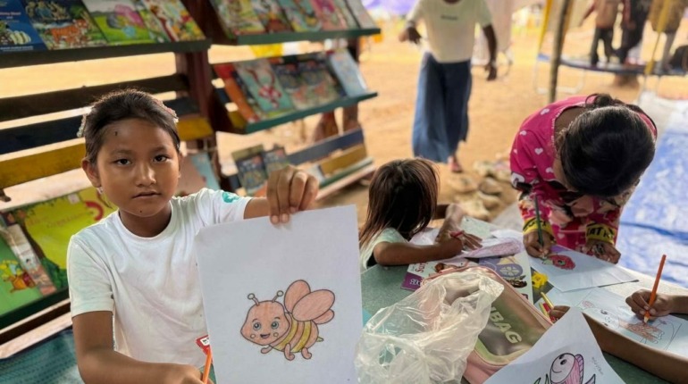 សកម្មភាពគាំទ្រផ្លូវចិត្តកុមារ តាមរយៈការគូសរូប ផាត់គំនូរ លំហាត់សម្រាកចិត្ត-កាយ និងលំហាត់មេអំបៅ ដែលជាលំហាត់ដើម្បីផ្តល់ក្តីស្រលាញ់ និងផ្តោតលើអារម្មណ៌វិជ្ជមាន នាពេលបច្ចុប្បន្ន។…