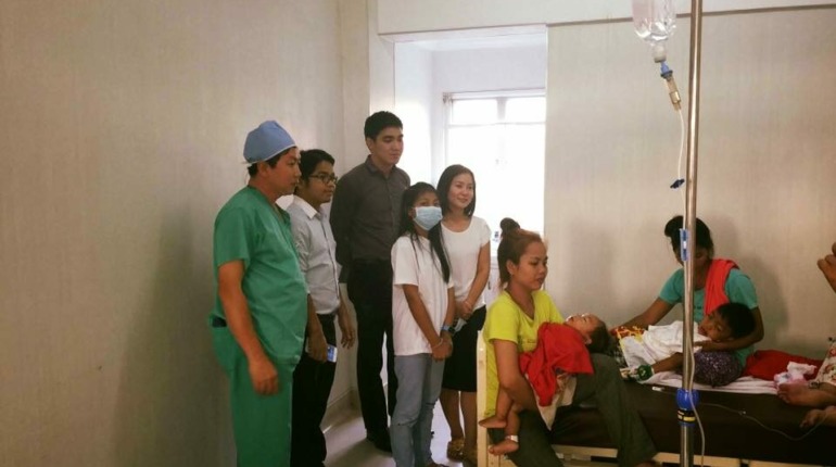 On 15 February 2016, H.E Chea Serey, founder of Raksa Koma Foundation, visited Khmer-Soviet Friendship hospital to see Cambodian children with cleft lip and palate who have been operated by Smile…