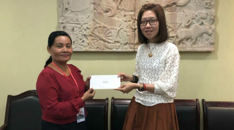 នៅថ្ងៃទី២៦ ខែ ធ្នូ ឆ្នាំ២០១៧ មូលនិធិរក្សាកុមារបានឧបត្ថមដល់អង្គការផ្តល់នូវក្តីសង្ឃឹម កម្ពុជា ដើម្បីរៀបចំកម្មវិធីពិនិត្យត្រចៀក (Ear Screening) នៅសាលាអន្តរជាតិសូឡូម៉ូន។ មូលនិធិរក្សាកុមារ…