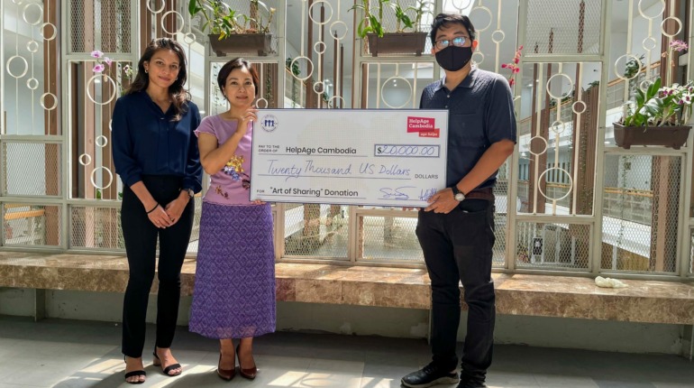 កាលពីព្រឹកថ្ងៃពុធ ទី២៤ ខែមីនា ឆ្នាំ២០២១ កន្លងទៅនេះ លោកជំទាវ ជា សិរី ស្ថាបនិកមូលនិធិរក្សាកុមារ និងជាអ្នកផ្តួចផ្តើមការតាំងពិព័រណ៍សប្បុរសធម៌ “សិល្បៈនៃការចែករំលែក” The Art of Sharing – Art Exhibition…